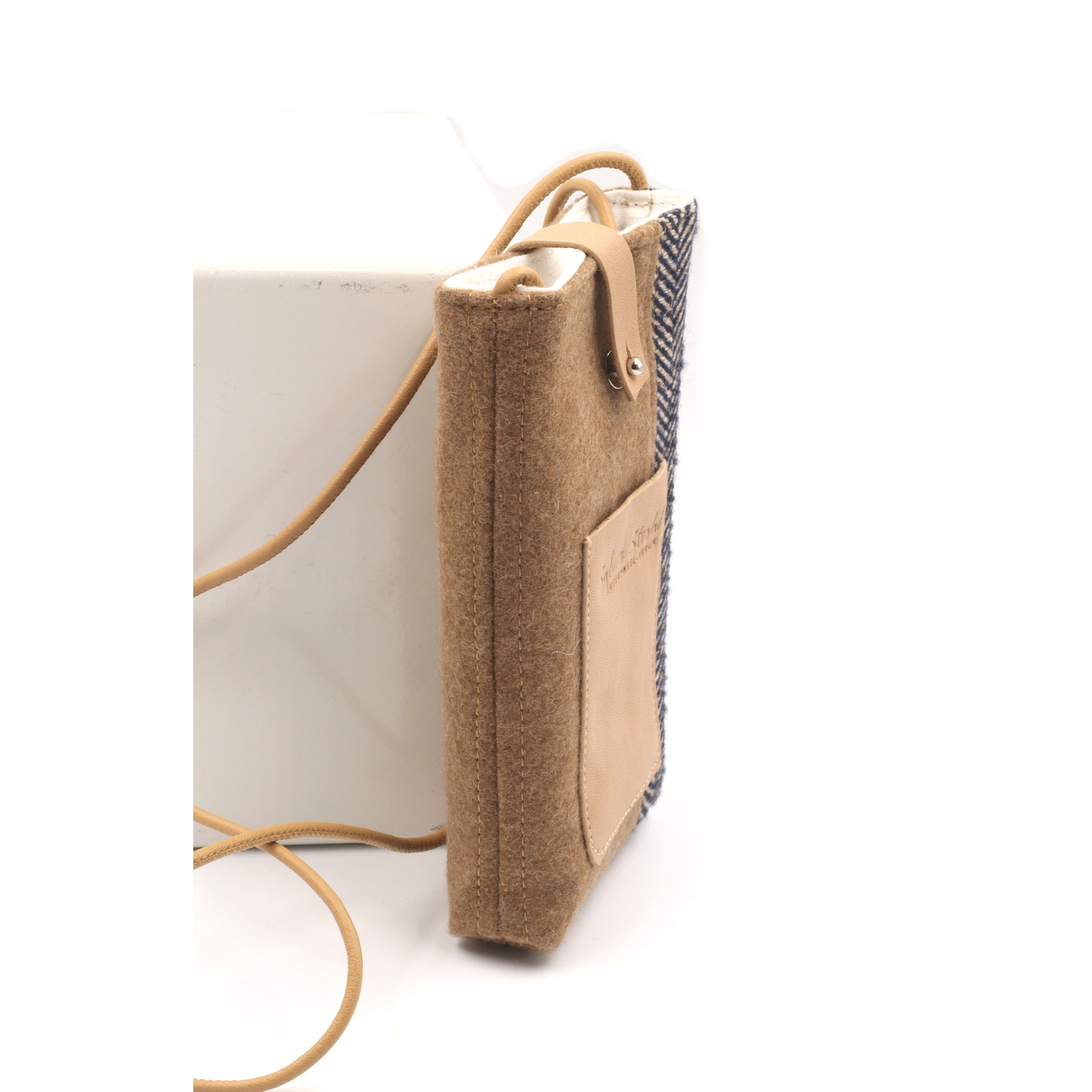 La poche téléphone, DUO chevrons