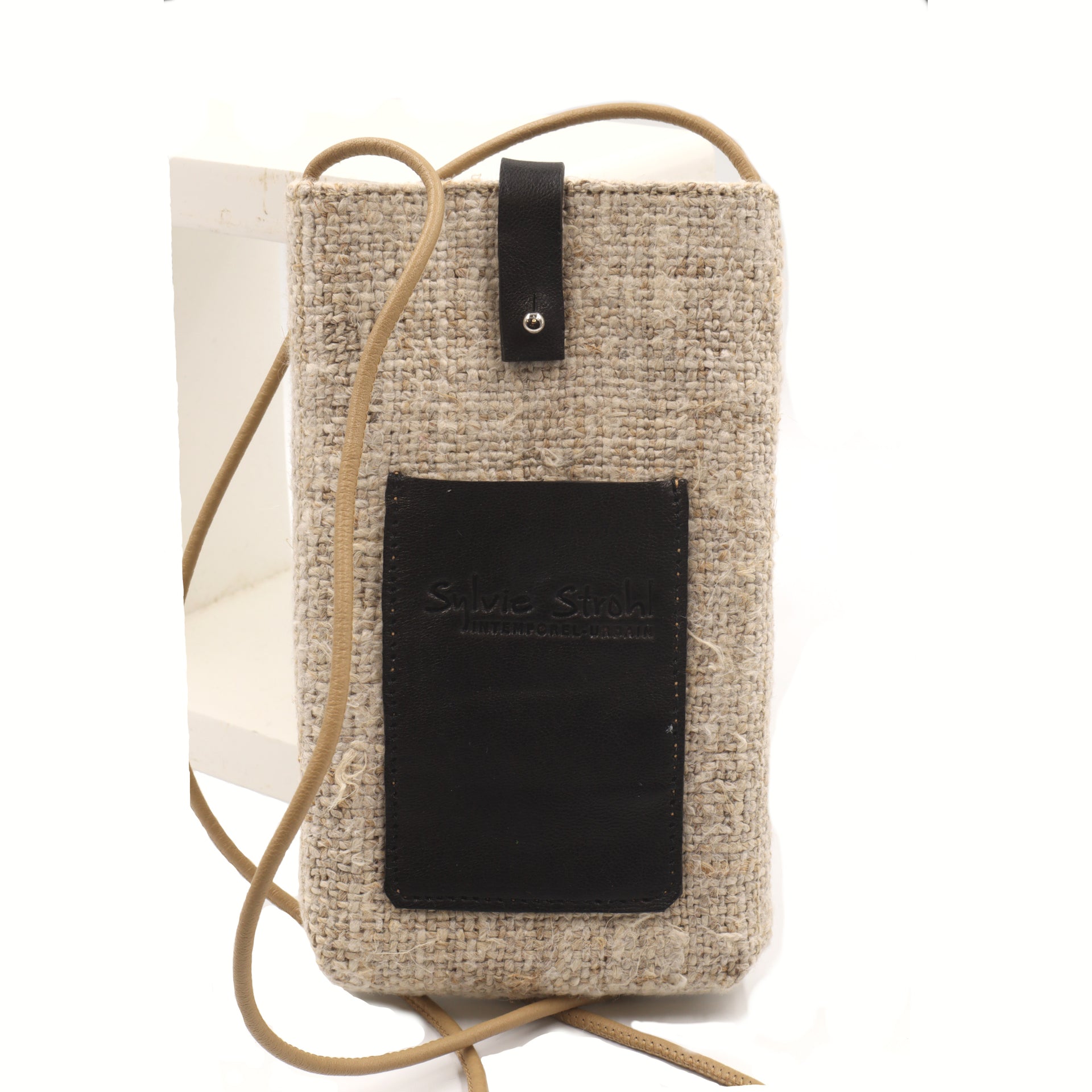 La Poche Téléphone, CHANVRE