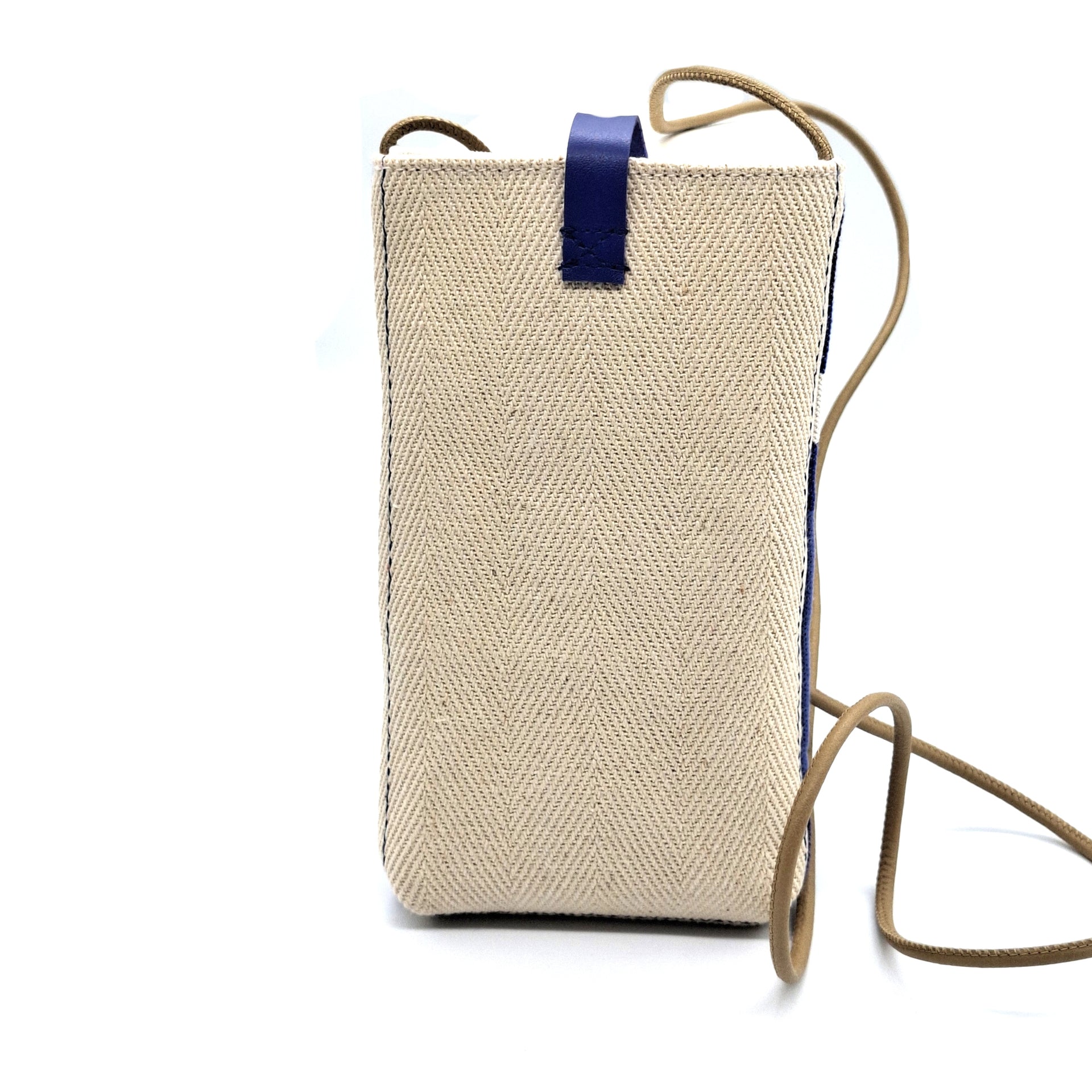 La poche téléphone, bleu basque