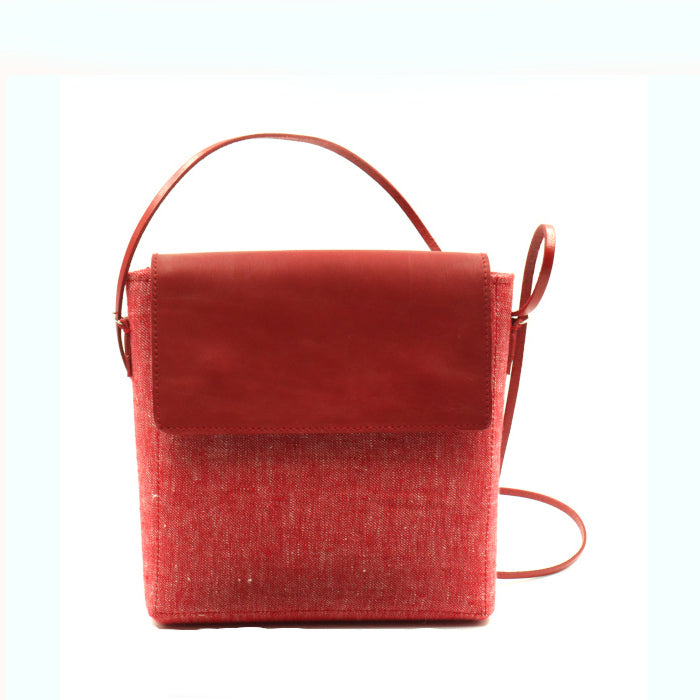 Le Petit Carré Rouge en lin chiné et cuir rouge de face