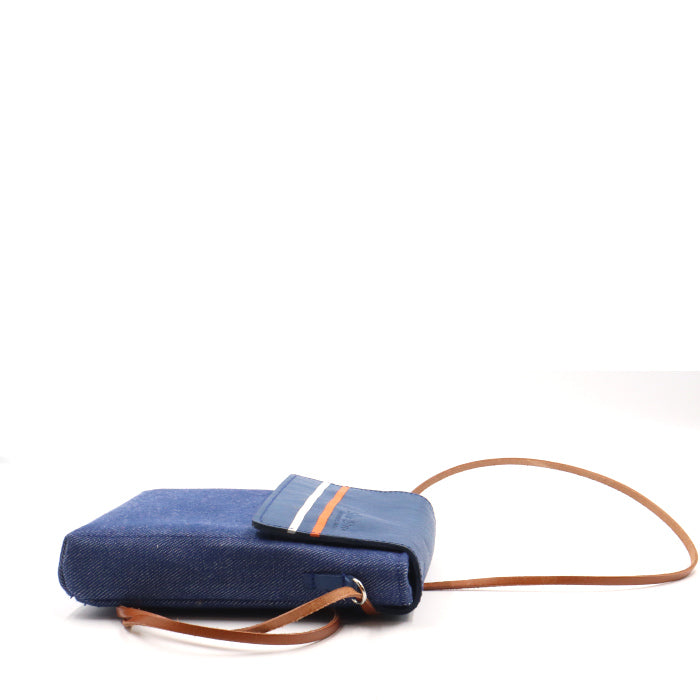 THE LITTLE BLUE SQUARE, by Antoine