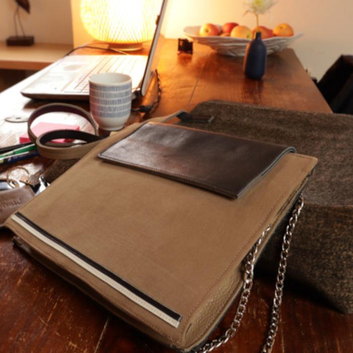 JULIA EN SITUATION TELETRAVAIL MAISON