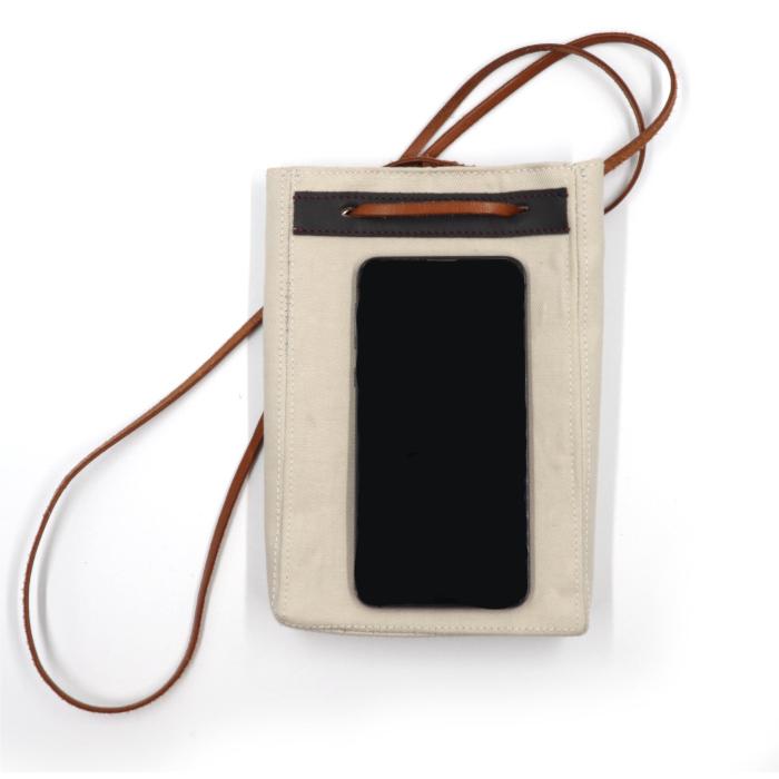 SAC BANDOULIERE POUR TELEPHONE PORTABLE AVEC TELEPHONE
