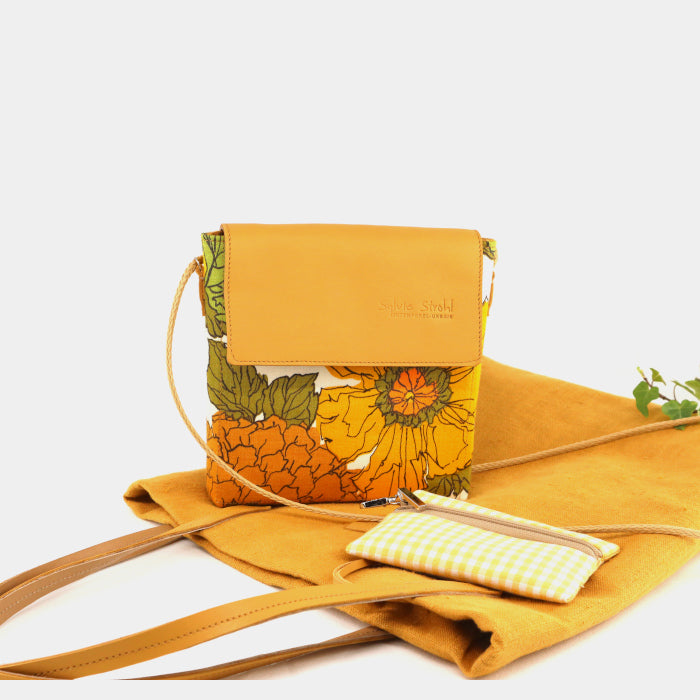 The Yellow tote bag, a hymn to the sun