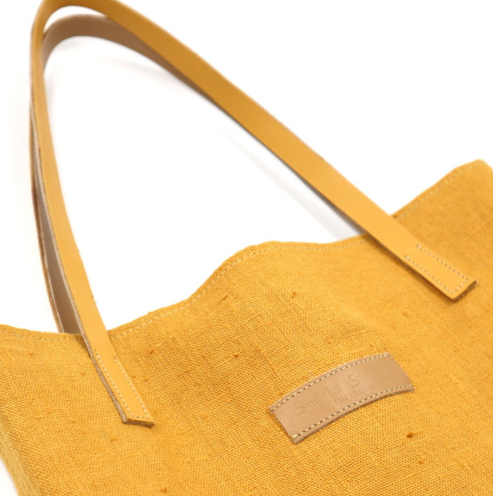 The Yellow tote bag, a hymn to the sun